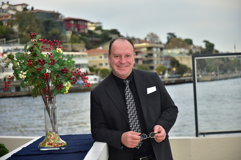 Lütfü Sapmaz :  Tecrübesi Ve Vizyonu le Portaxe Zirveye Tad